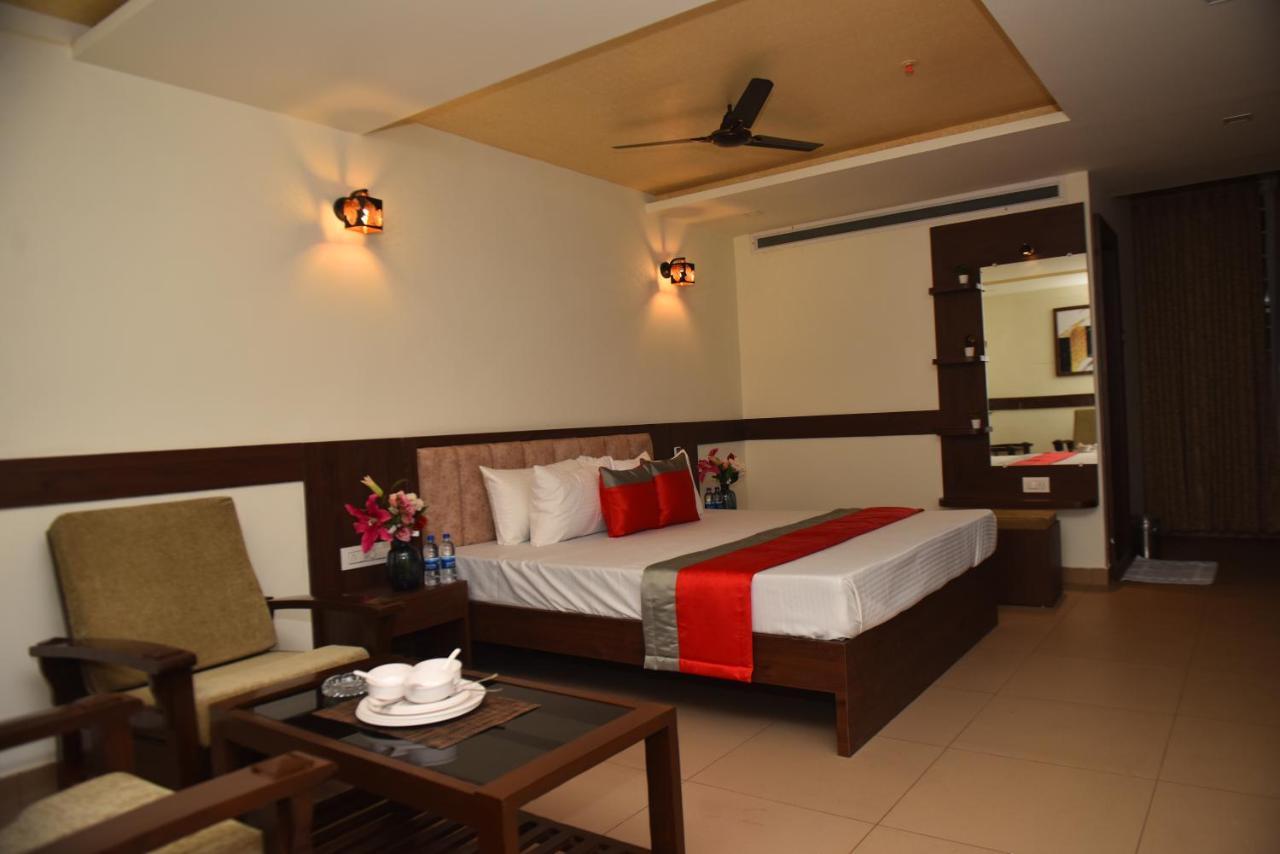 M R Residency Dharwad. Apartment Bagian luar foto