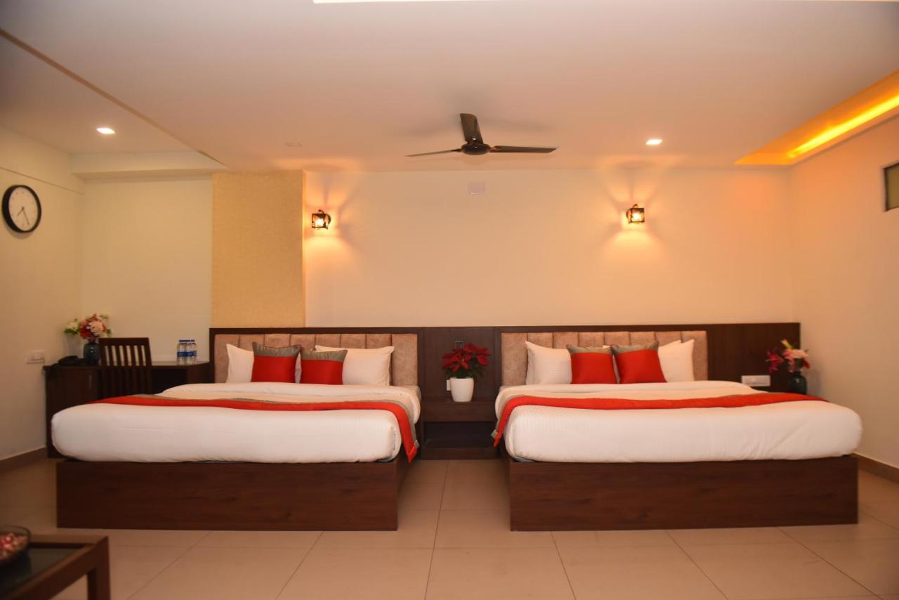 M R Residency Dharwad. Apartment Bagian luar foto