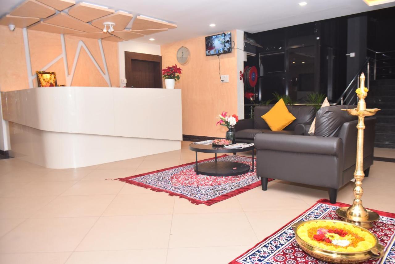 M R Residency Dharwad. Apartment Bagian luar foto