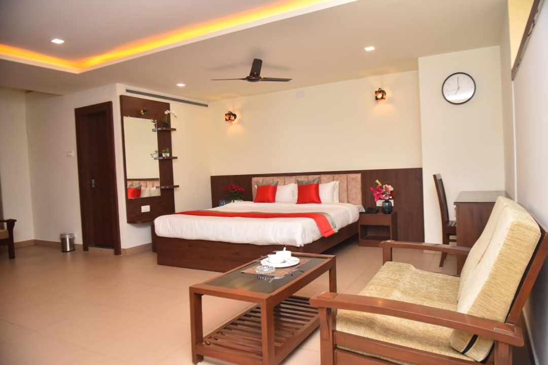 M R Residency Dharwad. Apartment Bagian luar foto